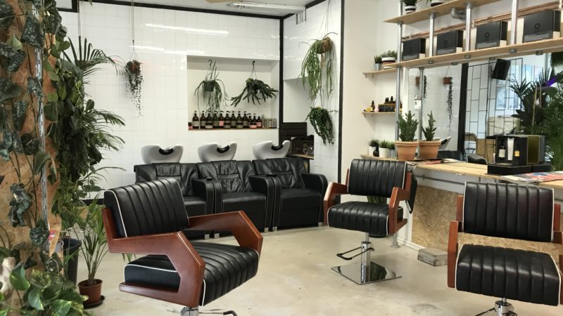 Wash basins in the salon