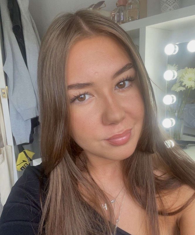 Holly Lambert  profile image