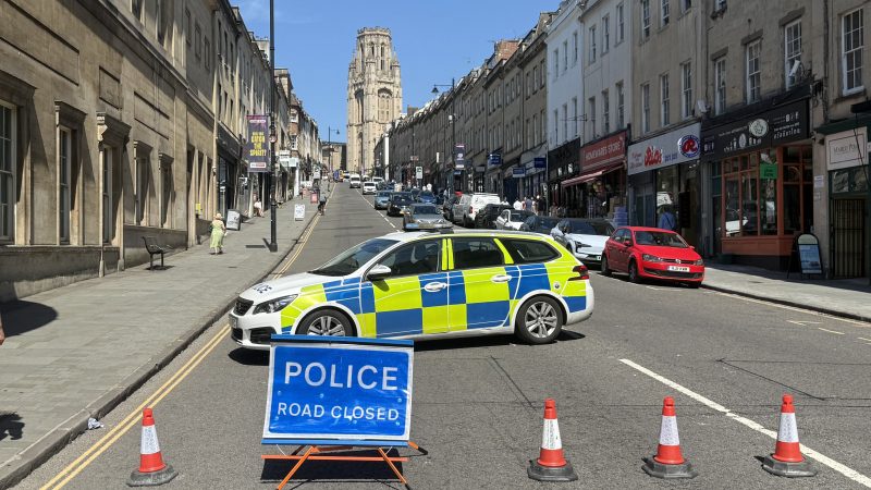 Park Street partly closed after coach breaks down