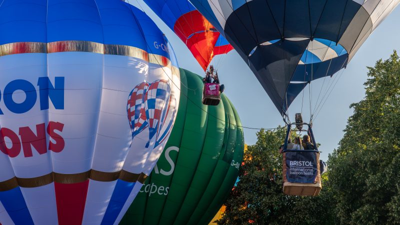 Hot air balloons take to skies for Balloon Fiesta 2026 lift-off