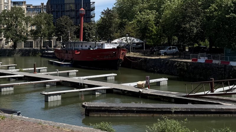Boaters forced to move off dilapidated pontoons